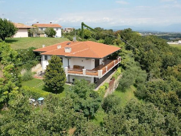 casa indipendente in vendita a Lonato del Garda