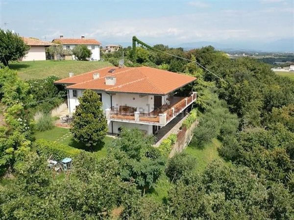 casa indipendente in vendita a Lonato del Garda in zona San Polo