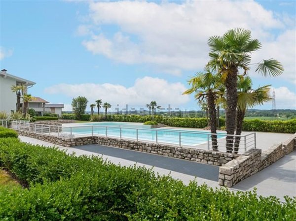 appartamento in vendita a Lonato del Garda in zona Castel Venzago
