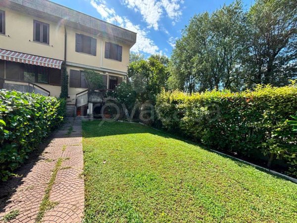 casa indipendente in vendita a Lonato del Garda in zona San Polo
