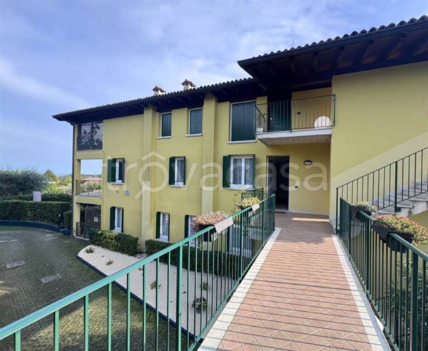appartamento in vendita a Lonato del Garda in zona Barcuzzi