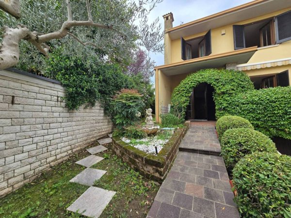 casa indipendente in vendita a Lonato del Garda