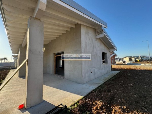 casa indipendente in vendita a Lonato del Garda