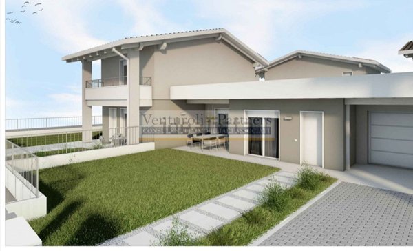 casa indipendente in vendita a Lonato del Garda