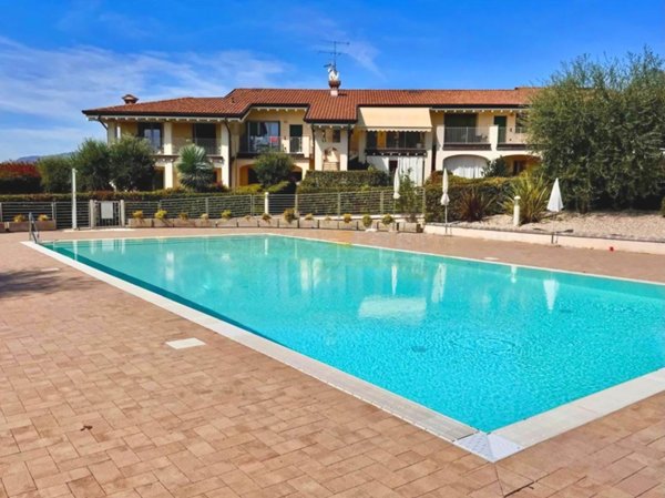 casa indipendente in vendita a Lonato del Garda in zona Sedena