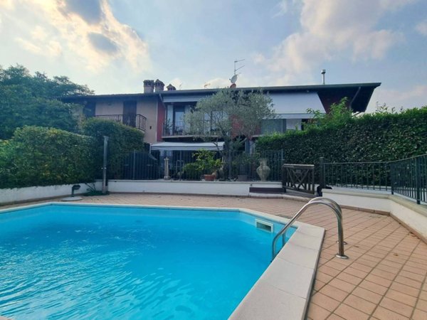appartamento in vendita a Lonato del Garda in zona Barcuzzi