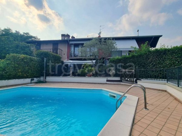 appartamento in vendita a Lonato del Garda in zona Barcuzzi