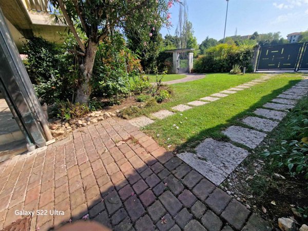 casa indipendente in vendita a Lonato del Garda