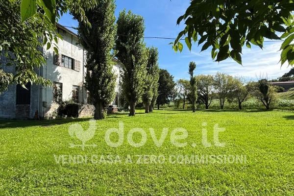 casale in vendita a Lonato del Garda in zona Lido
