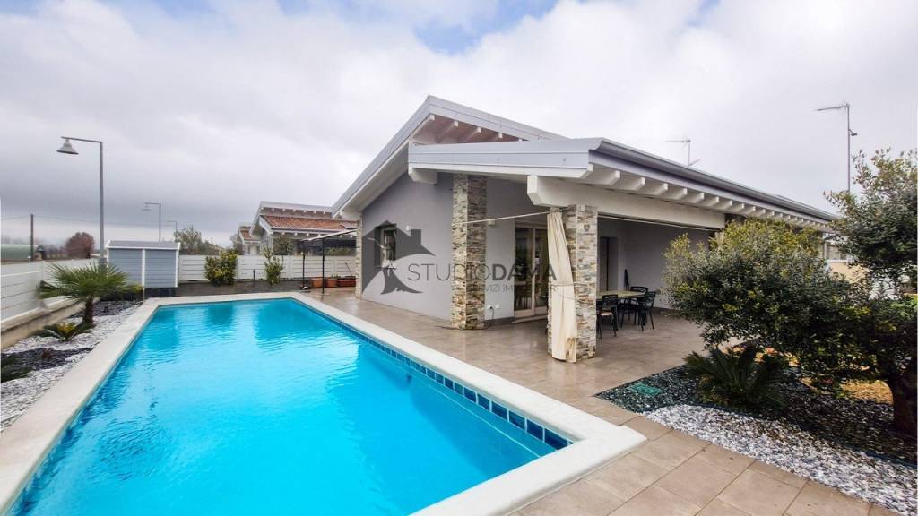 casa indipendente in vendita a Lonato del Garda