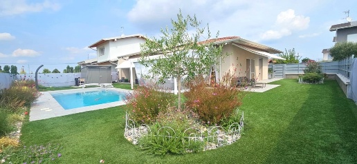 casa indipendente in vendita a Lonato del Garda in zona Campagna Sotto
