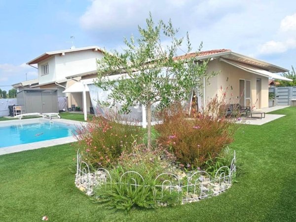 casa indipendente in vendita a Lonato del Garda