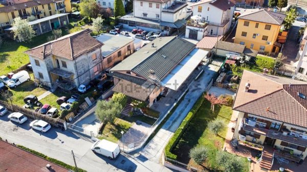 casa indipendente in vendita a Lonato del Garda