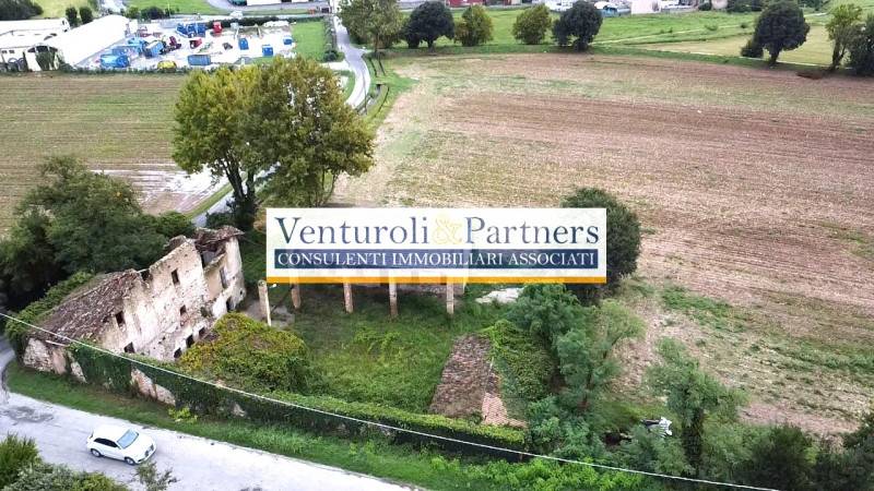 casa indipendente in vendita a Lonato del Garda