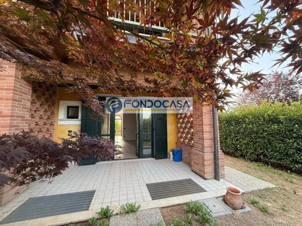 casa indipendente in vendita a Lonato del Garda in zona Malocco