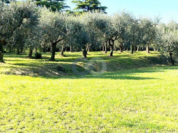 casa indipendente in vendita a Lonato del Garda in zona San Cipriano