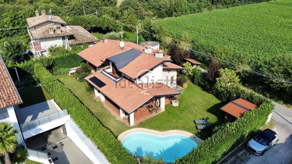 casa indipendente in vendita a Lonato del Garda