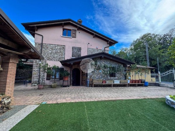 appartamento in vendita a Lonato del Garda in zona Barcuzzi