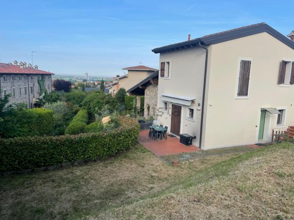 casa indipendente in vendita a Lonato del Garda