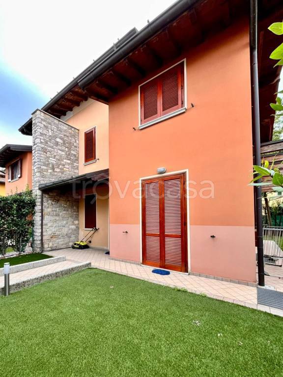 casa indipendente in vendita a Lonato del Garda