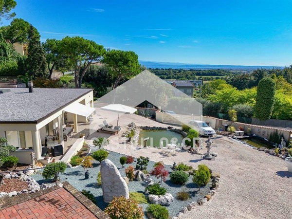 casa indipendente in vendita a Lonato del Garda