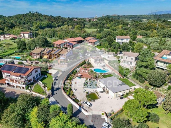 casa indipendente in vendita a Lonato del Garda