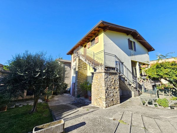 casa indipendente in vendita a Lonato del Garda