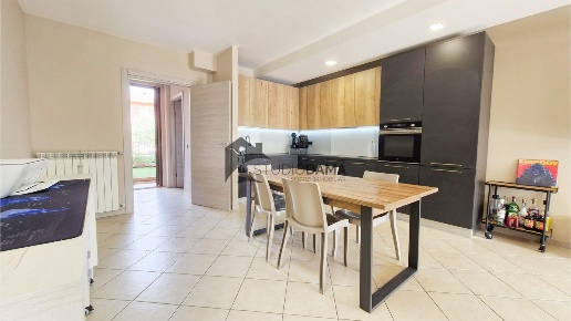 appartamento in vendita a Lonato del Garda in zona Esenta