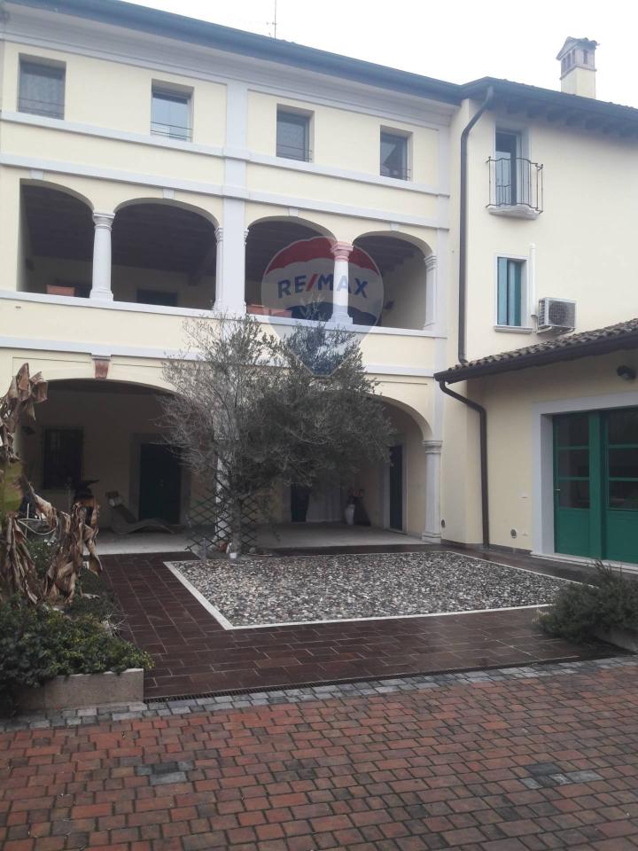 casa indipendente in vendita a Lonato del Garda in zona Esenta