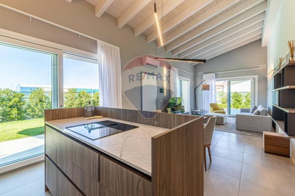 casa indipendente in vendita a Lonato del Garda