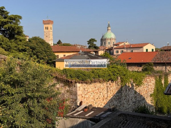 casa indipendente in vendita a Lonato del Garda