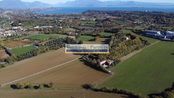 terreno edificabile in vendita a Lonato del Garda in zona Barcuzzi