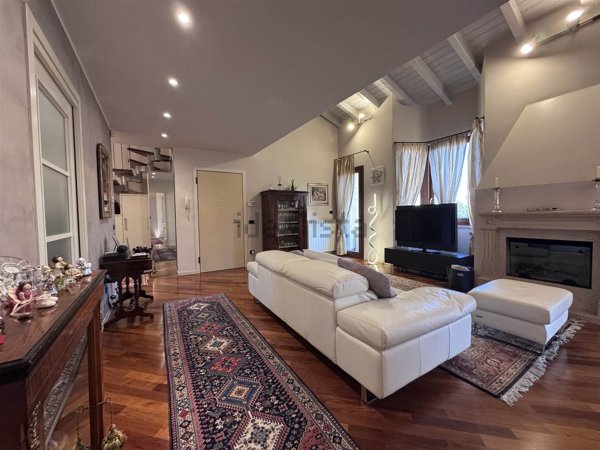 appartamento in vendita a Lonato del Garda in zona Centenaro