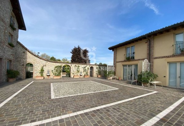 appartamento in vendita a Lonato del Garda in zona Barcuzzi