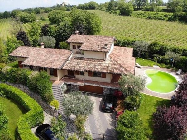 casa indipendente in vendita a Lonato del Garda