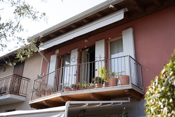 appartamento in vendita a Lonato del Garda in zona Barcuzzi
