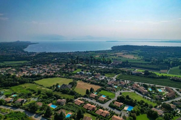 casa indipendente in vendita a Lonato del Garda