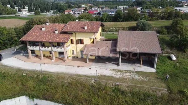 casa indipendente in vendita a Lonato del Garda