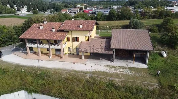 casa indipendente in vendita a Lonato del Garda