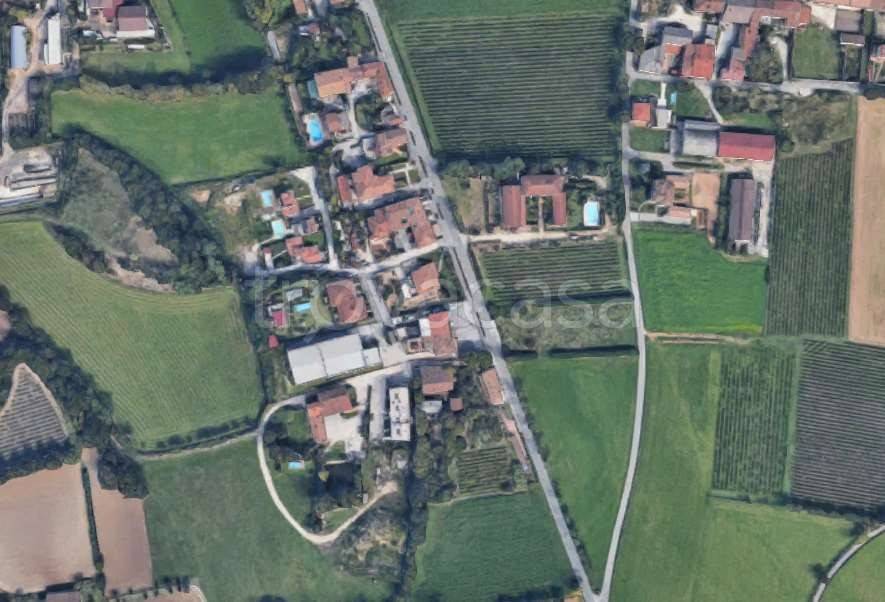 locale di sgombero in vendita a Lonato del Garda in zona Sedena