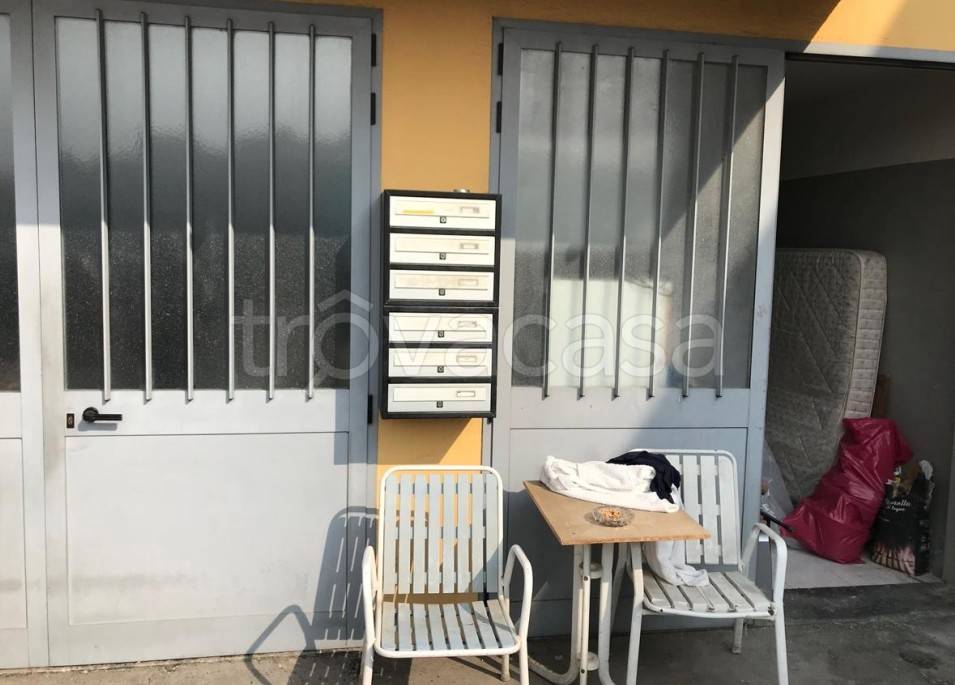 locale commerciale in vendita a Lonato del Garda in zona Sedena