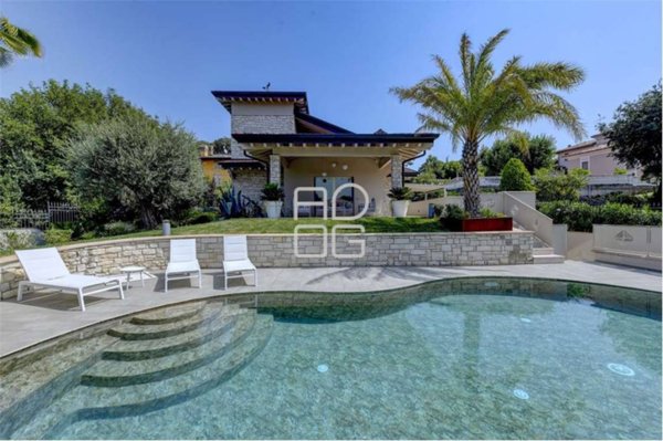casa indipendente in vendita a Lonato del Garda