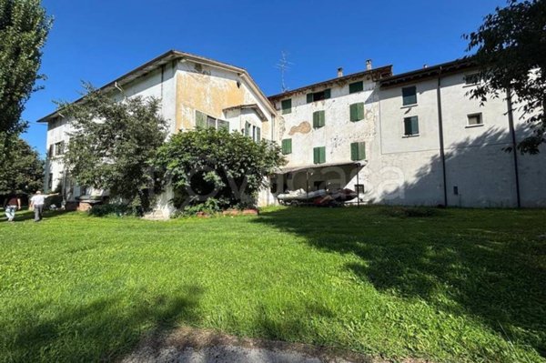 negozio in vendita a Lonato del Garda in zona Maguzzano