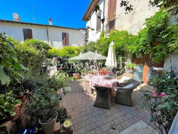 casa indipendente in vendita a Lonato del Garda