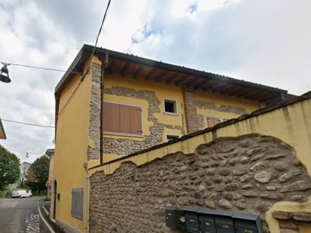 appartamento in vendita a Lonato del Garda in zona Esenta