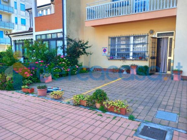 appartamento in vendita a Lonato del Garda in zona Lido