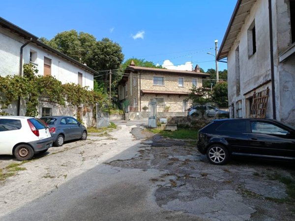 casa indipendente in vendita a Lonato del Garda in zona San Polo