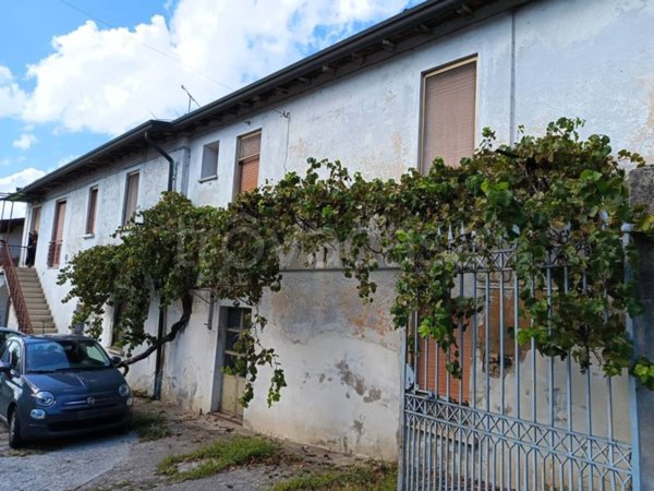 casa indipendente in vendita a Lonato del Garda in zona San Polo