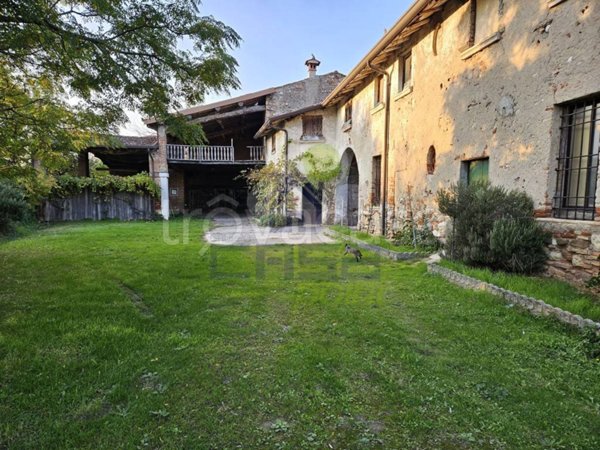 appartamento in vendita a Lonato del Garda in zona Salera