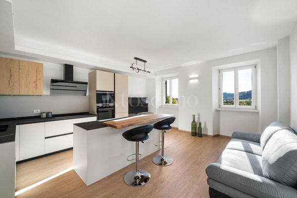 casa indipendente in vendita a Lonato del Garda in zona Maguzzano